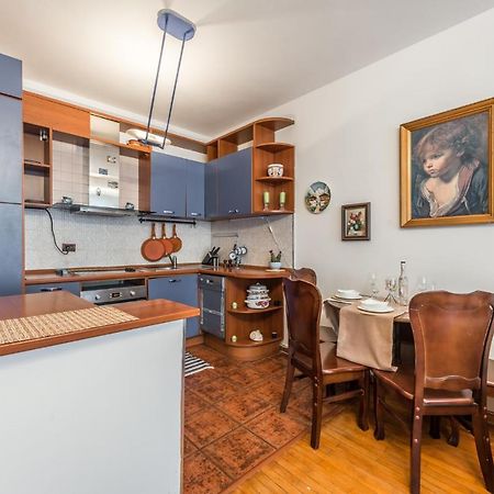 Vintage And Warm 2Br Apartament In تيرانا المظهر الخارجي الصورة