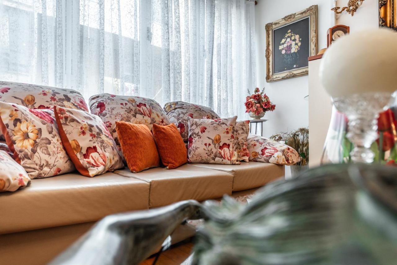 Vintage And Warm 2Br Apartament In تيرانا المظهر الخارجي الصورة