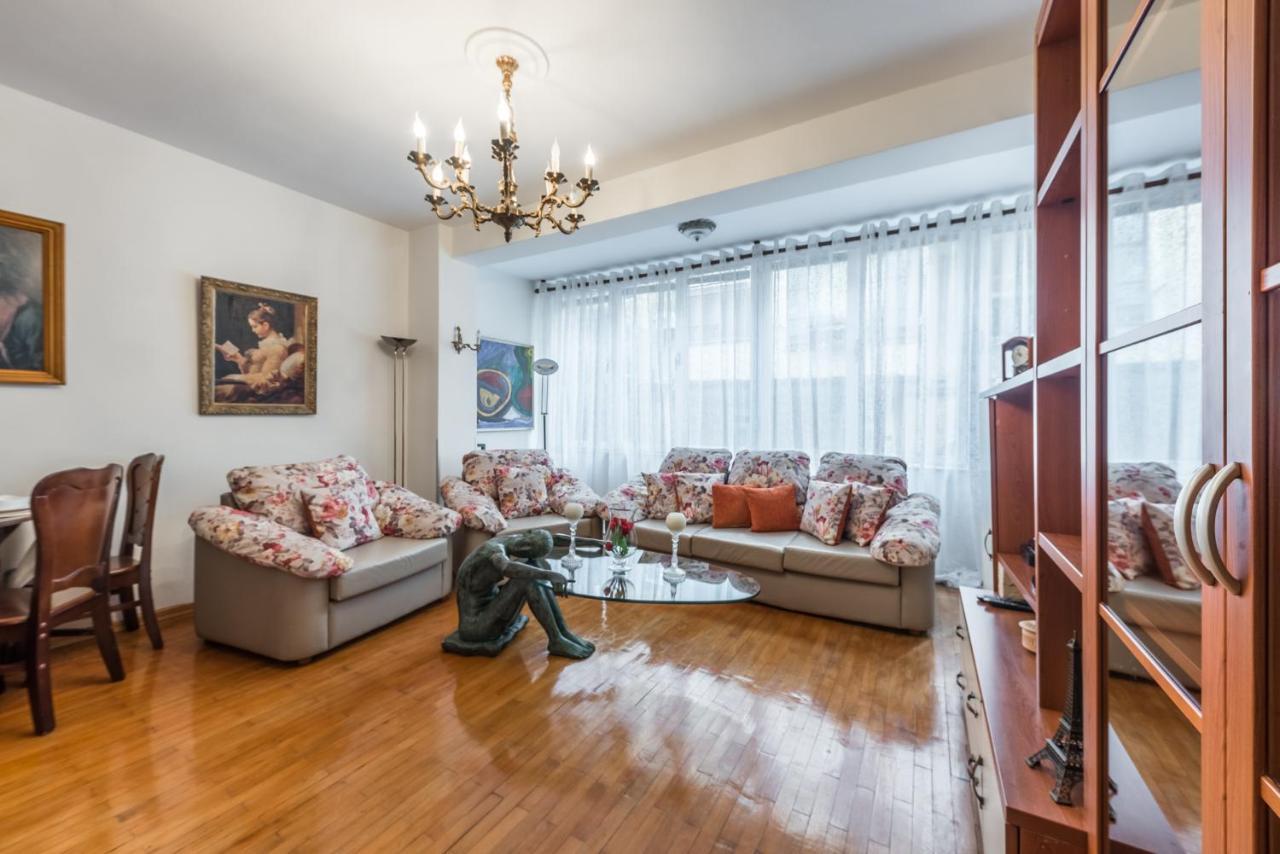 Vintage And Warm 2Br Apartament In تيرانا المظهر الخارجي الصورة