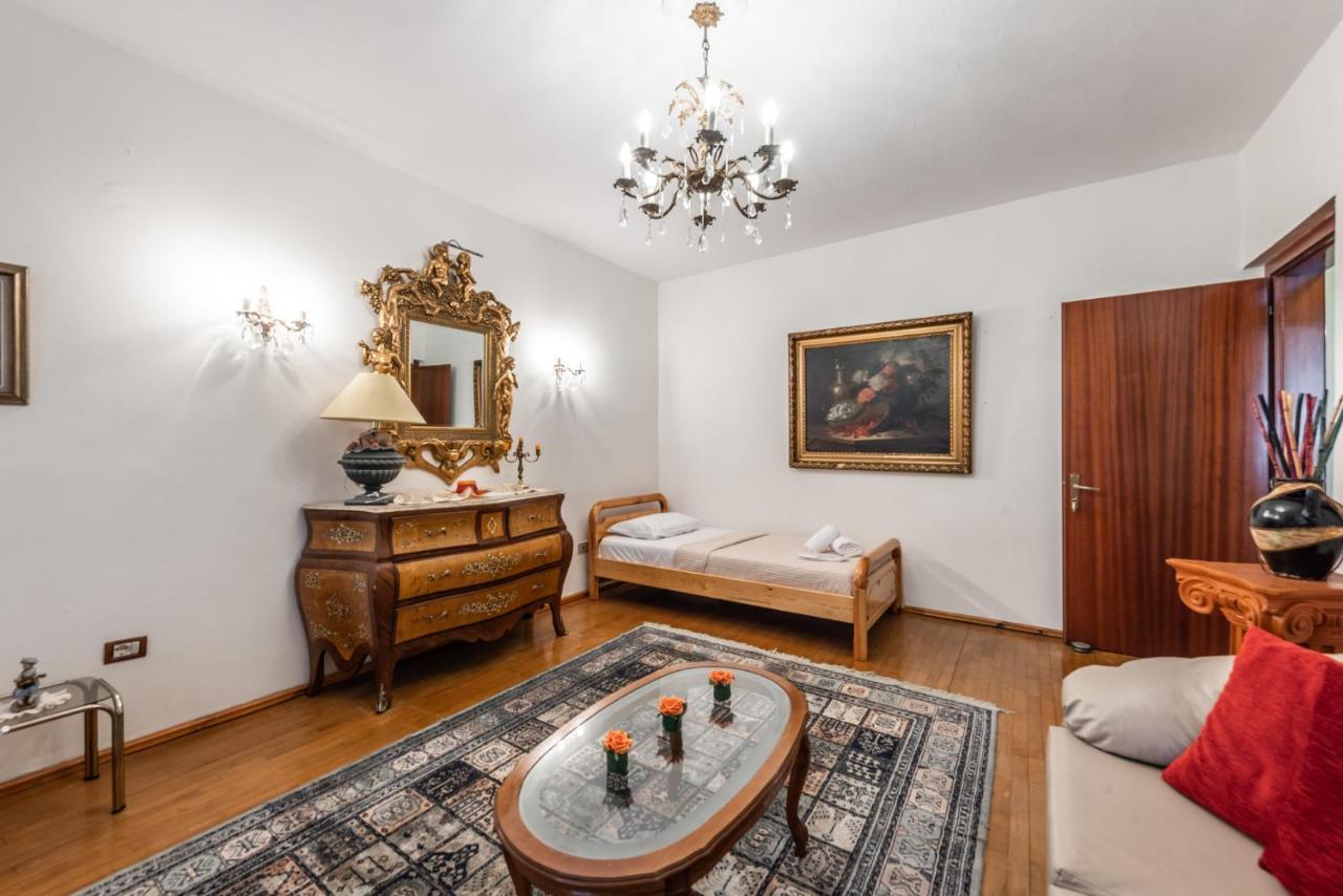 Vintage And Warm 2Br Apartament In تيرانا المظهر الخارجي الصورة