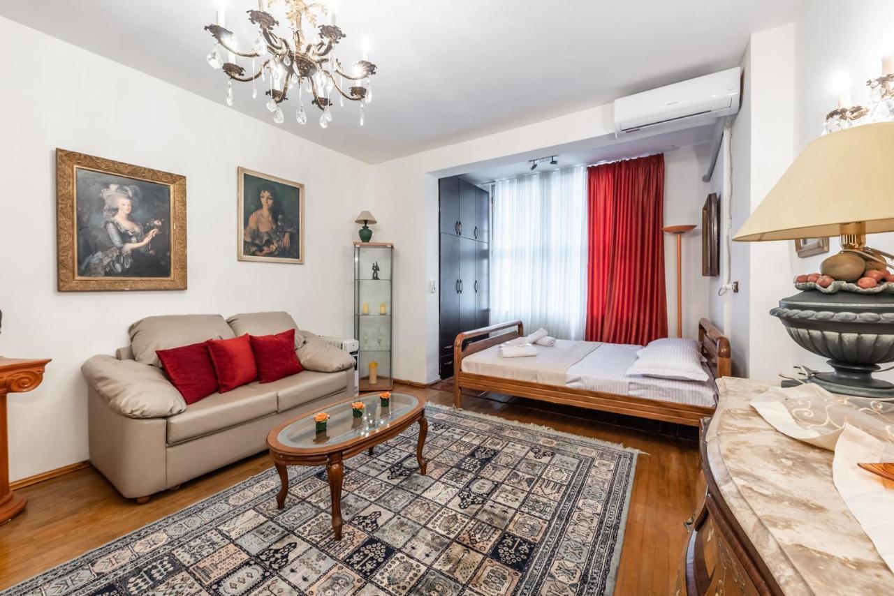 Vintage And Warm 2Br Apartament In تيرانا المظهر الخارجي الصورة