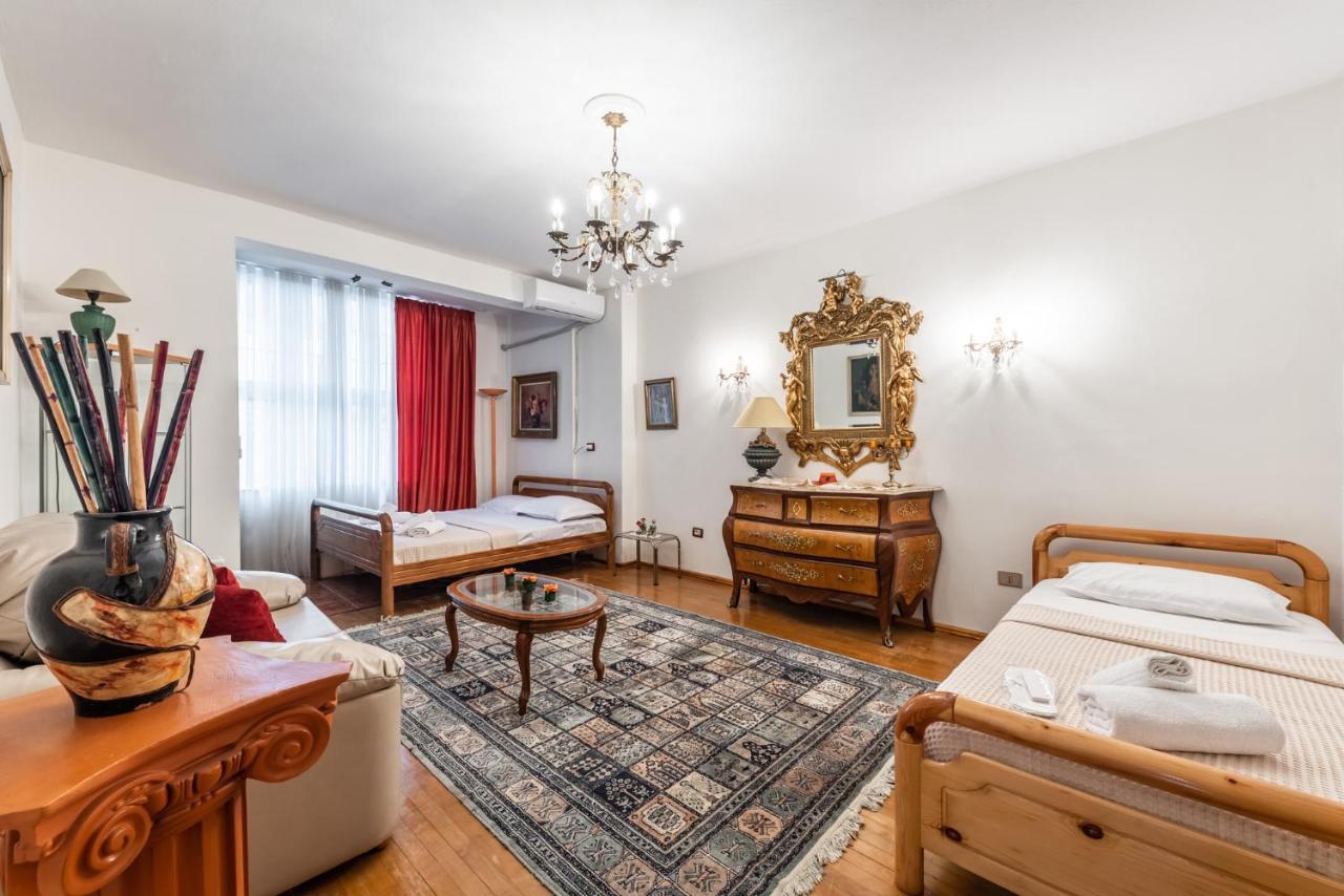 Vintage And Warm 2Br Apartament In تيرانا المظهر الخارجي الصورة