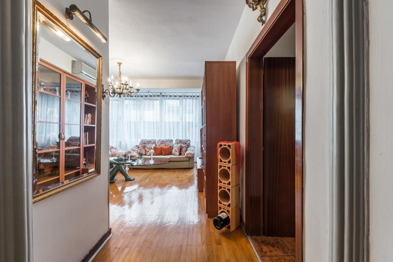 Vintage And Warm 2Br Apartament In تيرانا المظهر الخارجي الصورة